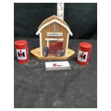 Formal napkin, holders, salt, and pepper shakers