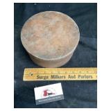 Round wooden box