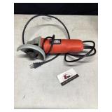 Black & Decker angle grinder works as it should