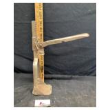 Sampson bottle capper