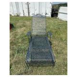 Wire mesh lounge chair