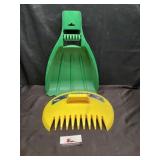 Leaf scoop tools