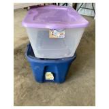 Empty totes