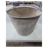 Tin bucket