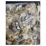 Tote of trophy toppers