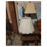 Table lamps, stand and radio