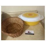 Pyrex sunflower daisy casserole dish
