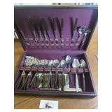 Flatware set