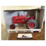 1/16 scale Farmall Super M-TA