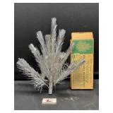 Vintage The Holiday wall hanging door tree