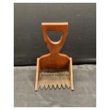 Vintage cranberry scoop