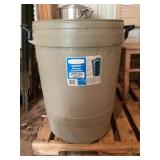 22 Gallon Trash Bin
