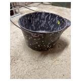 Spotted enamel pot