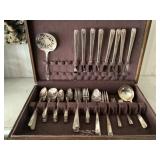 Flatware set