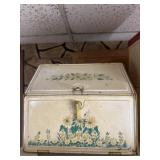 Metal bread box