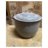 Large enamel pot with lid