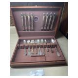 Flatware set