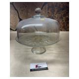 Cake plate with dome