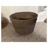 Cast iron smelting pot