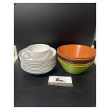Assorted plastic bowls