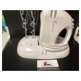 Hand mixer
