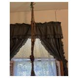 Macramï¿½ hanger