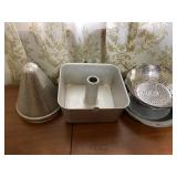 Assorted bakeware