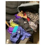 Tote of womenï¿½s clothes size large to 3X