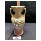 Hull  rtl USA Vase hairline cracks