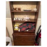 Small hutch and lamps