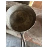 Cast iron skillet