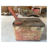 Metal gas can