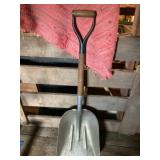 Aluminum shovel