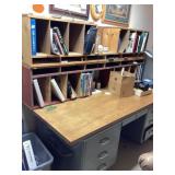 Shelves and contents bring help to remove from