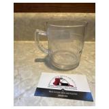Salad dressing measuring cup