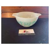 Pyrex Cinderella bowl Butterprint pattern