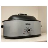 Nesco roaster oven and roadter pan
