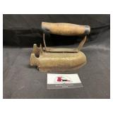 Vintage iron and cobbler mold