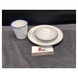 Childï¿½s enamel dishes
