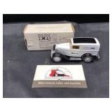 Ertl New Ideas Truck Bank