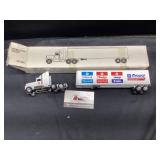Ertl International Cab with Trailer Chrysler
