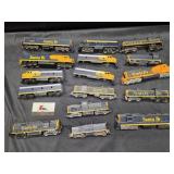 Vintage Plastic Santa Fe Train Cars
