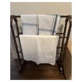 Wooden quilt stand