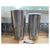Yeti tumblers- only one lid