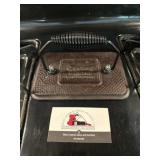 Cast-iron Cracker Barrel burger press