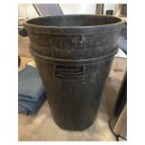 Outdoor trash cans - no lids