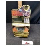 Play and save slot machine needs key has q