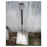 Aluminum shovel