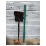 Square shovel