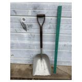 Aluminum shovel